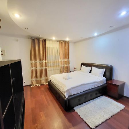 1St Floor National Arena Monza Studio Bukares Bagian luar foto